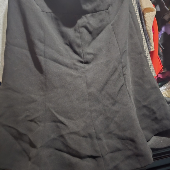 Jones Wear Black Midi Skirt - Picture 1 of 1